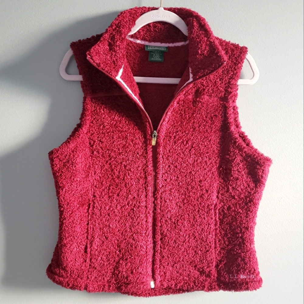 L.L. Bean Sherpa Fleece Cranberry Zip Up Vest, Size Medium